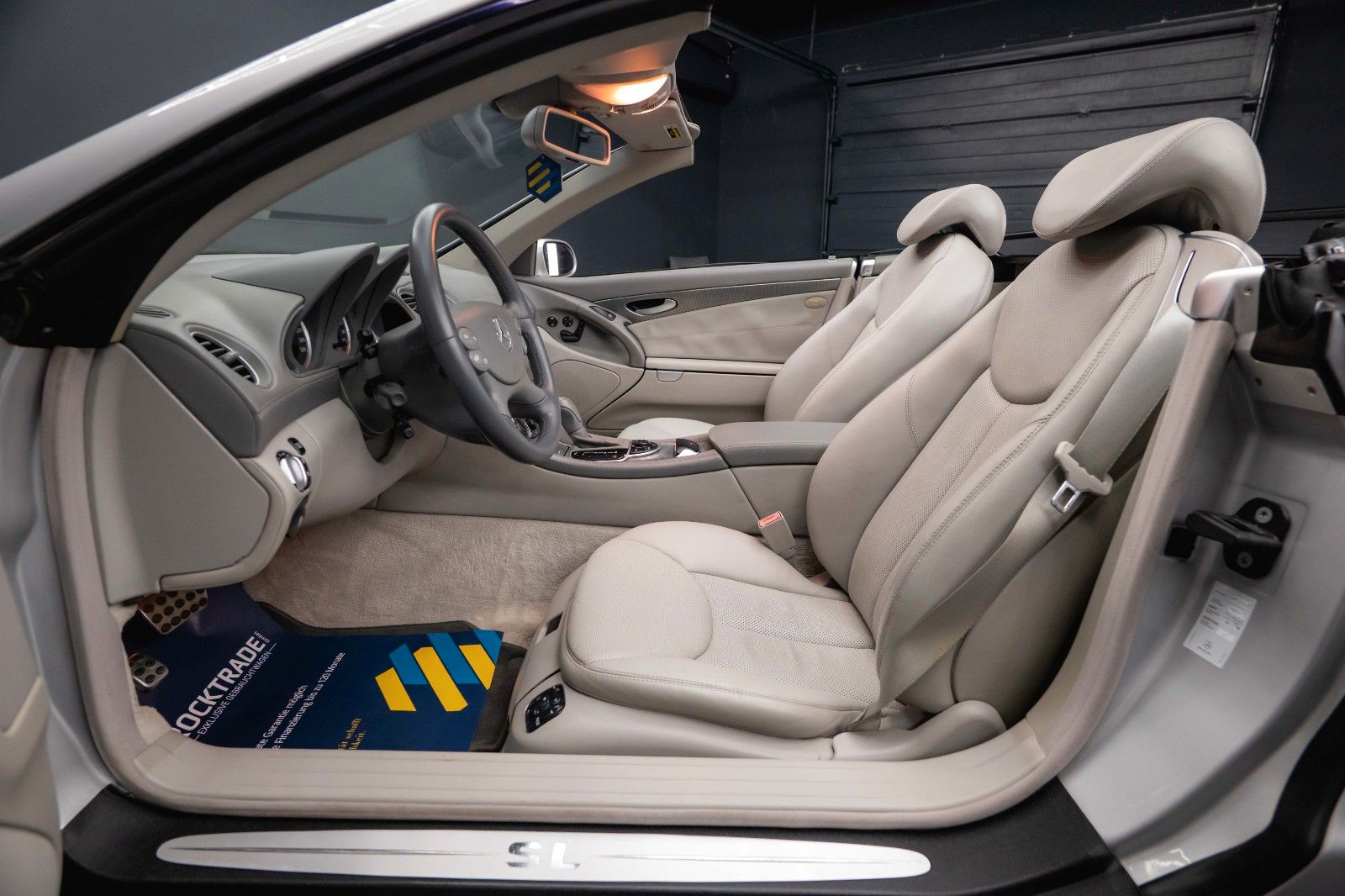 Fahrzeugabbildung Mercedes-Benz SL 500 AMG Paket *Facelift*ABC Sport*TÜV NEU*