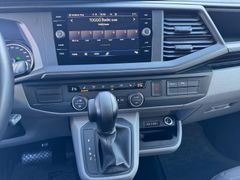 Fahrzeugabbildung Volkswagen T6.1 Caravelle Comfort DSG Rollstuhllift 8.Sitze