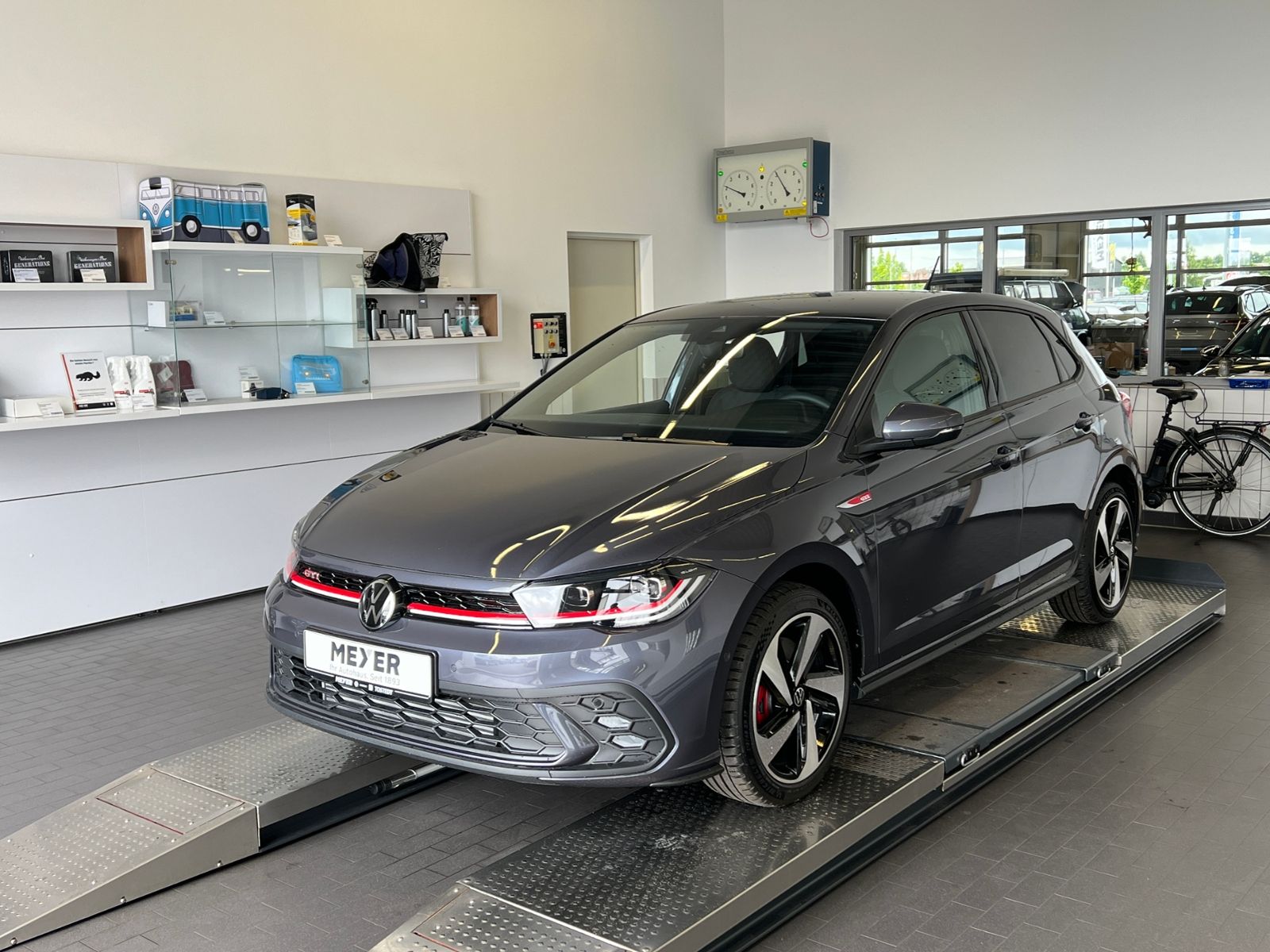 Fahrzeugabbildung Volkswagen Polo GTI 2.0 TSI DSG *IQ.Light, ACC, Ready2Disco