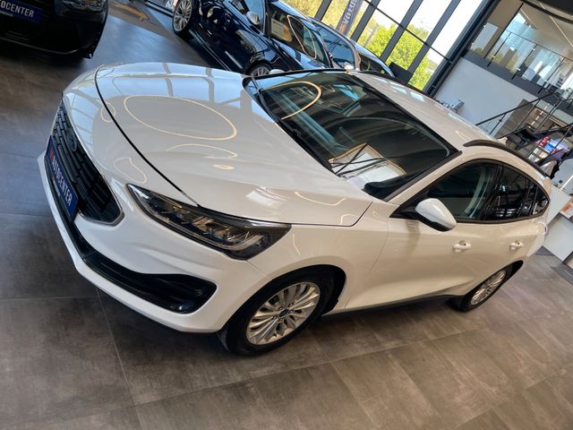 Ford Focus Turnier Cool & Connect 1.5 TDCi*NAVI*LED*