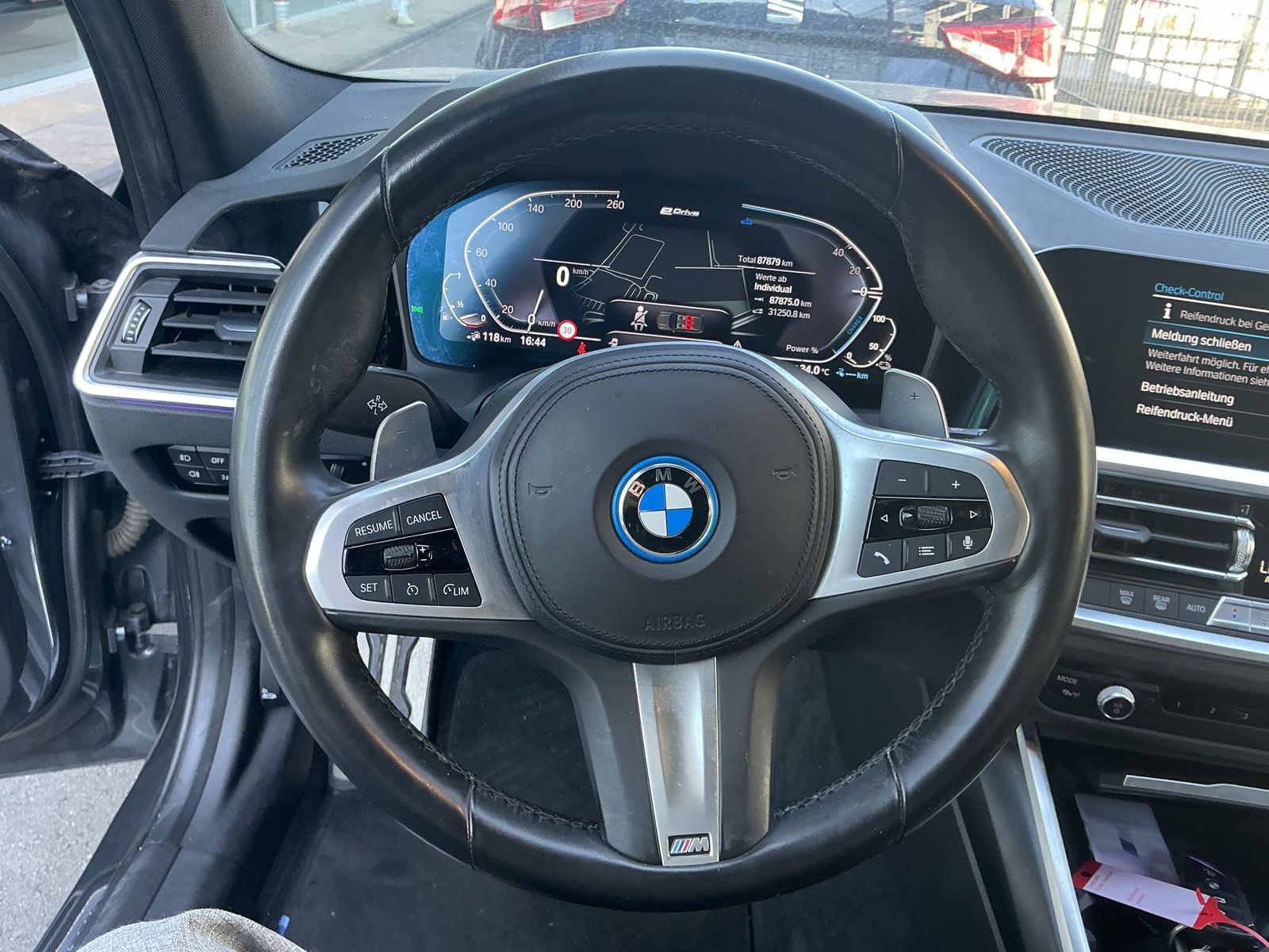 BMW 320 e M-Sport Leder Navi dig. Cockpit LED PDCv+H foto 6