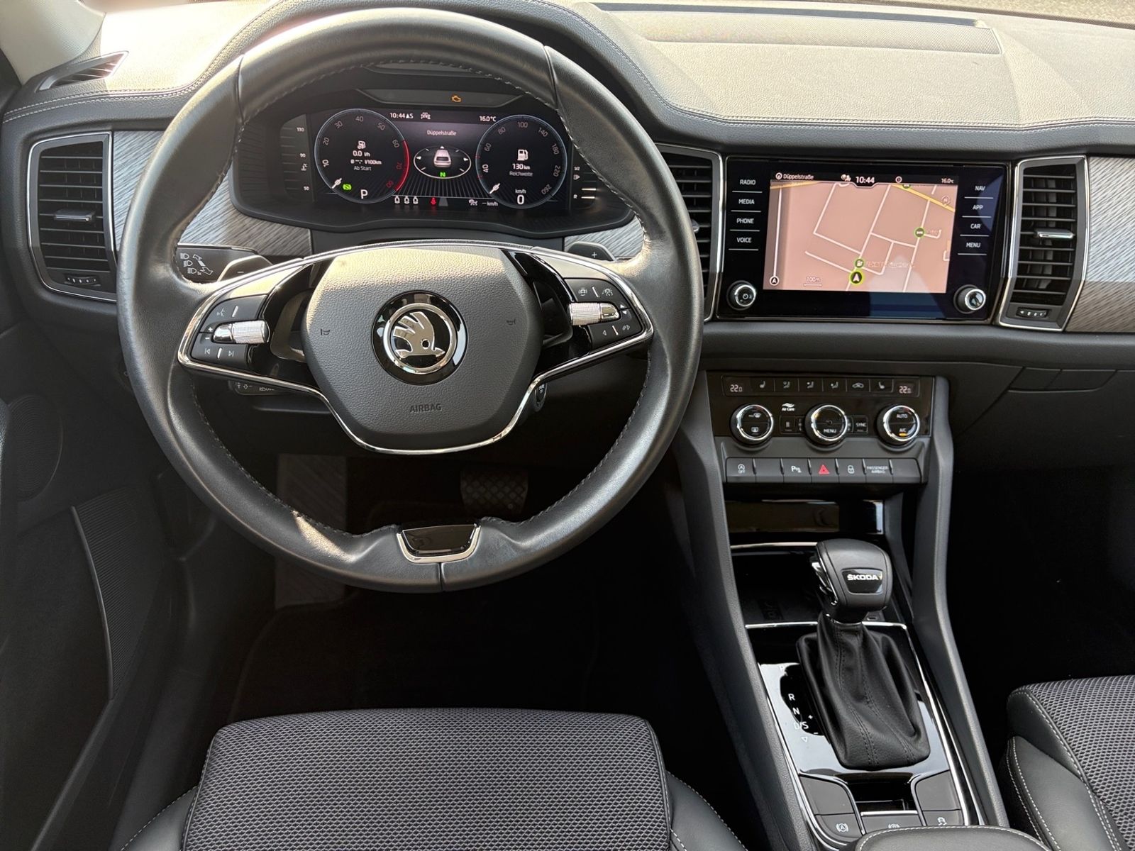Skoda Kodiaq 1.5 TSI DSG STYLE +MATRIX +ACC +STHZ +RKA foto 9