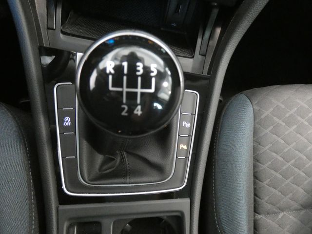 Golf 1.6 TDI IQ.DRIVE STANDHEIZUNG NAVI ACC