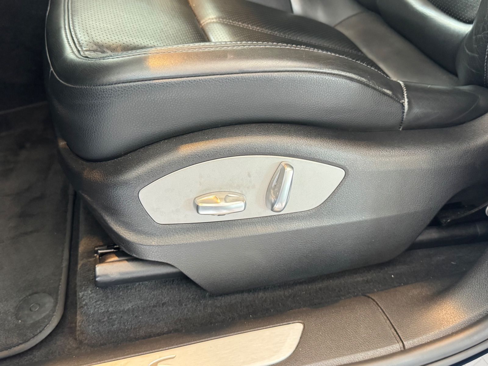 Fahrzeugabbildung Porsche Macan S Diesel/PANO/APPLE/NAVI/PDC/TEMPOMAT/SHZ
