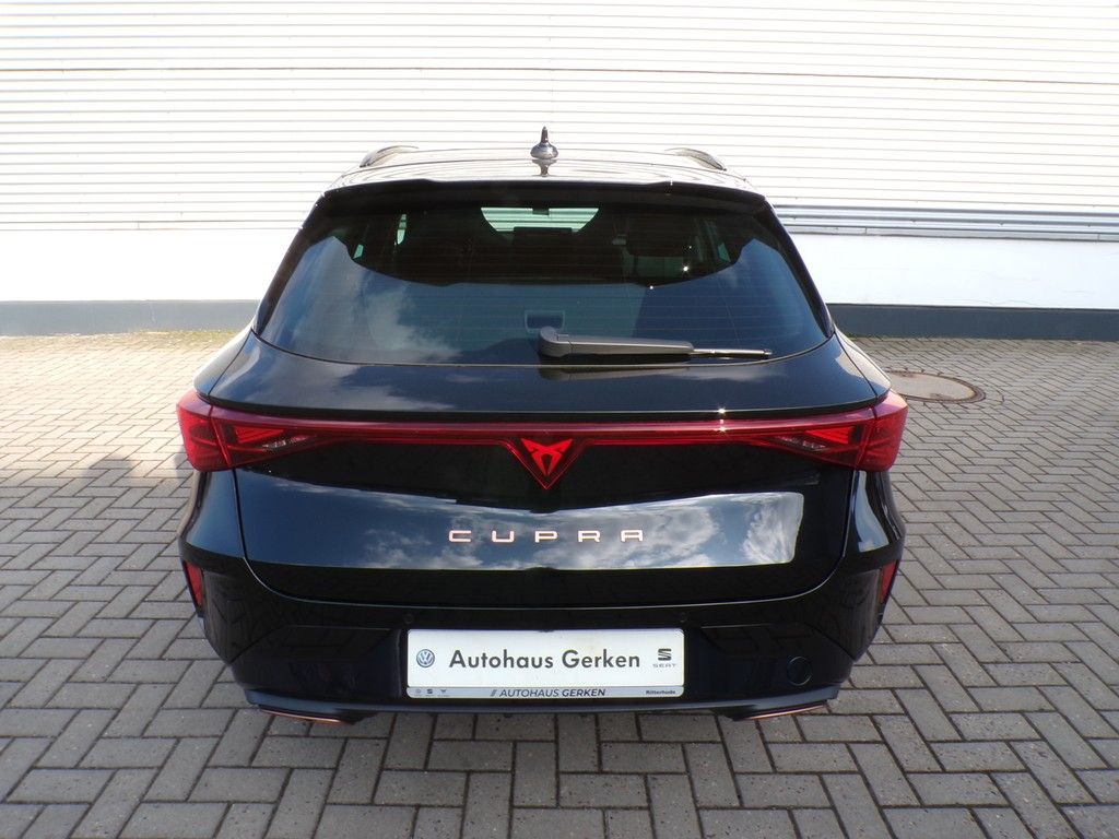 Fahrzeugabbildung CUPRA Leon Sportstourer VZ 1.5 e-Hybrid DSG Black Edit