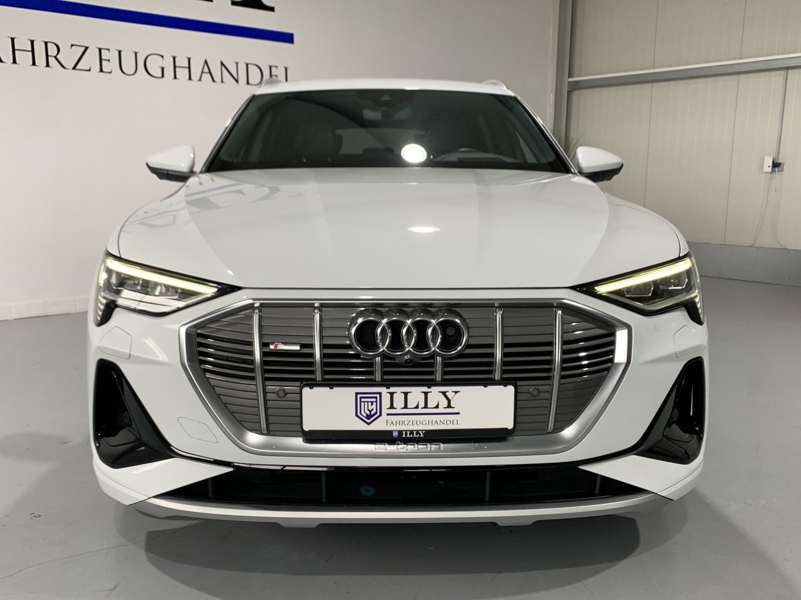 Fahrzeugabbildung Audi e-tron 55 Quattro*S-line*Leder*Matrix*HUD*AHK*