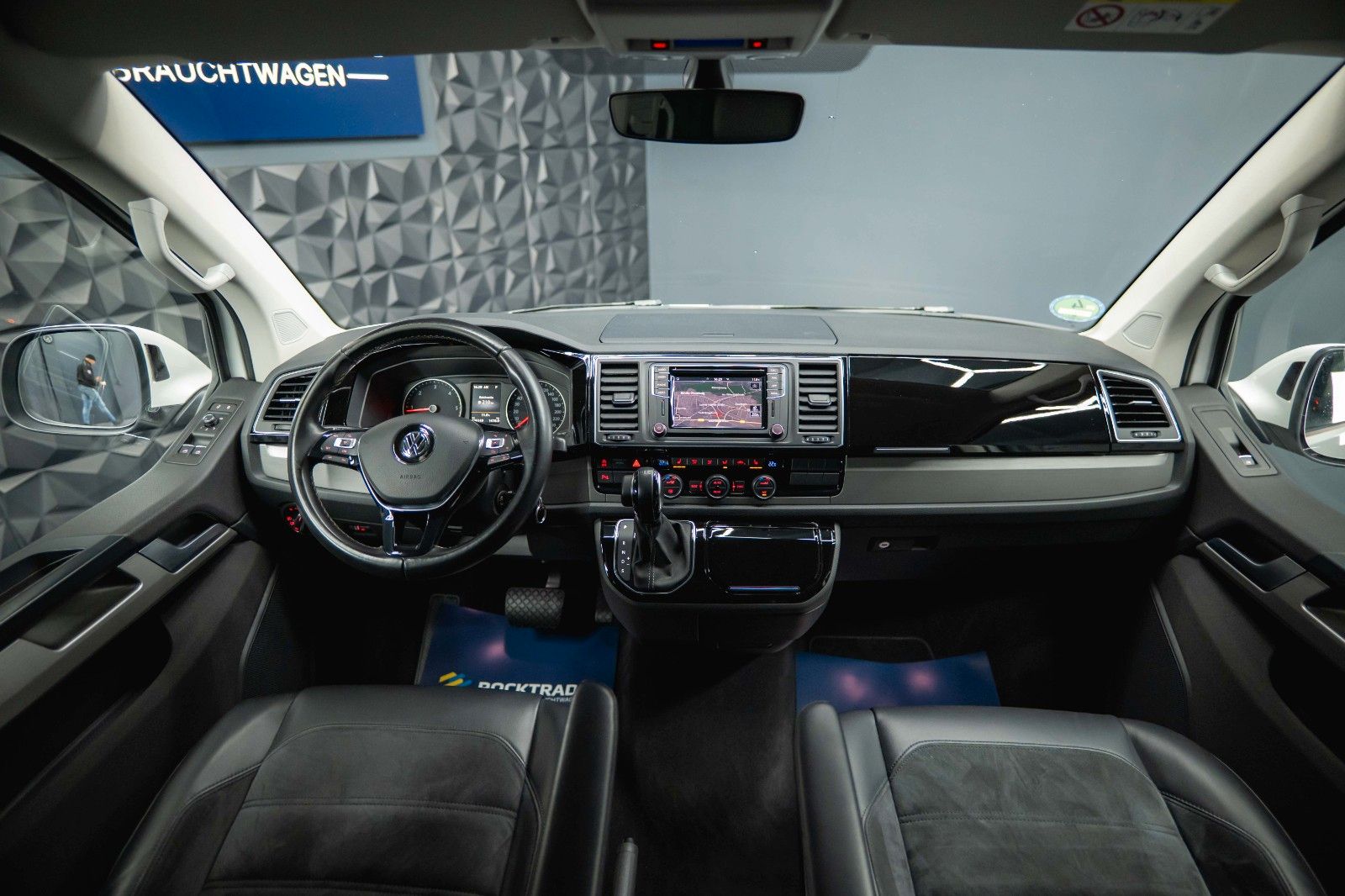 Fahrzeugabbildung Volkswagen T6 Multivan Generation Six *LED*Memory*ACC*