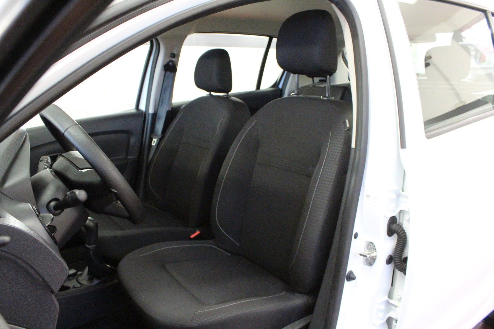 Fahrzeugabbildung Dacia Sandero TCE 100 Eco G*Klima*Radio/CD*LPG