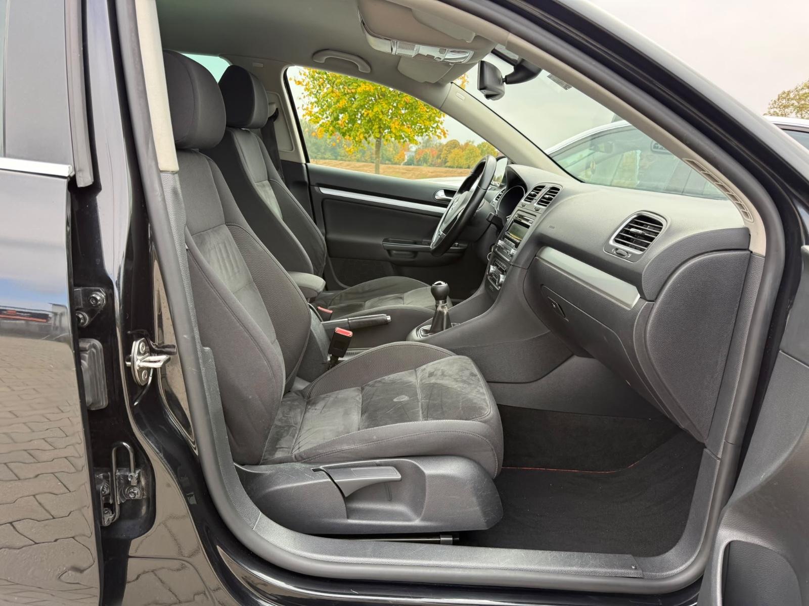 Volkswagen Golf 2010 — photo 12