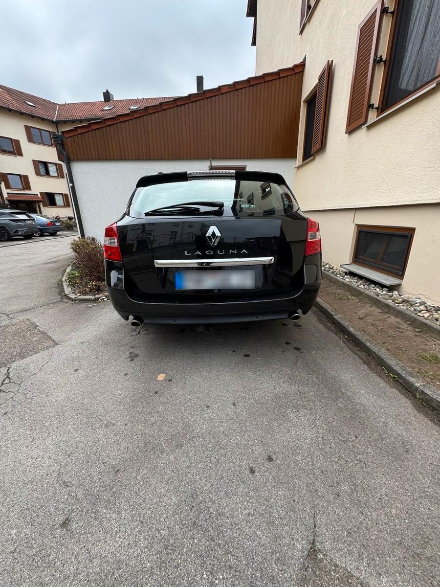 Renault Laguna 2009 — rear view