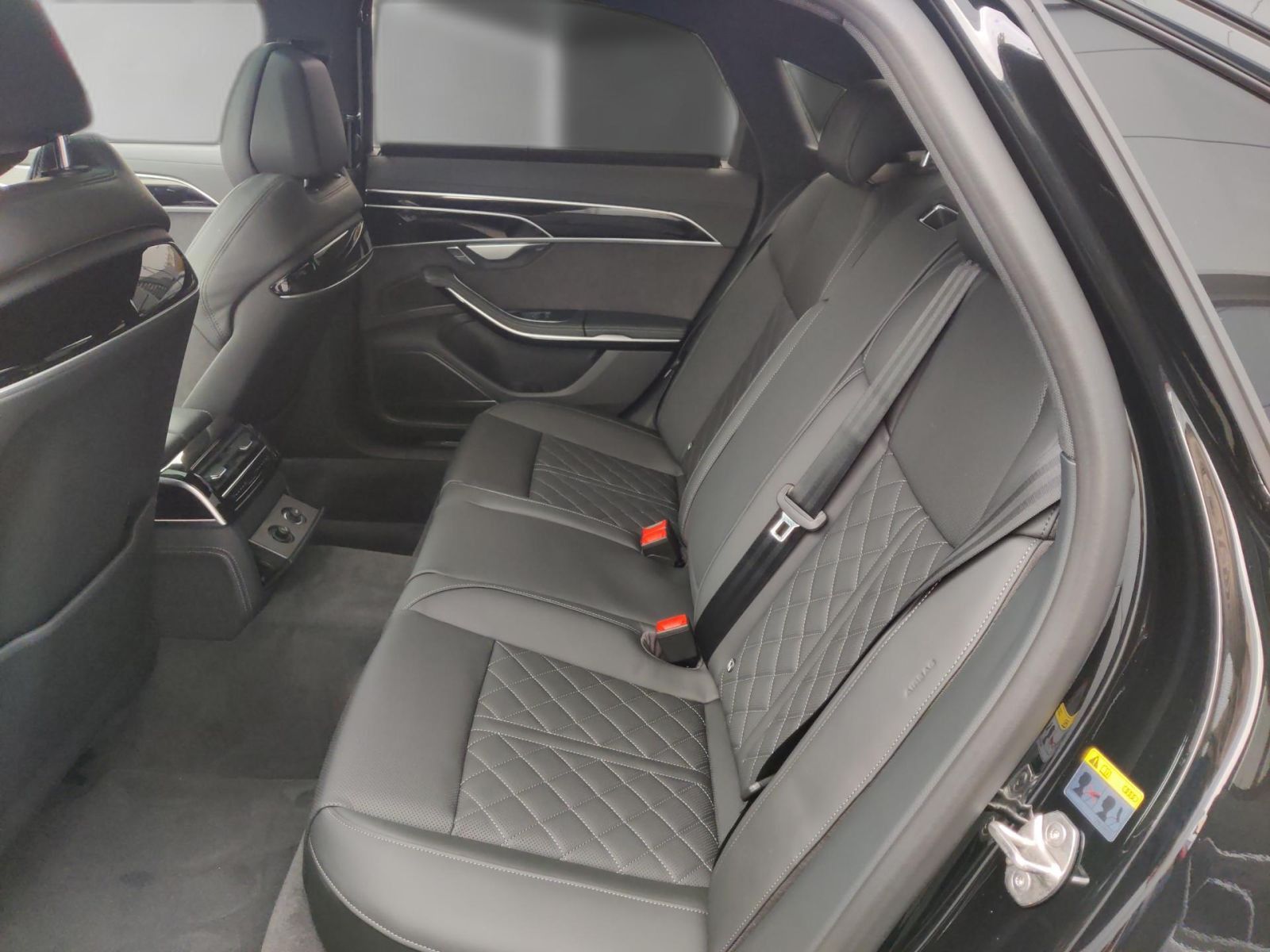 Audi A8 - Bild 22