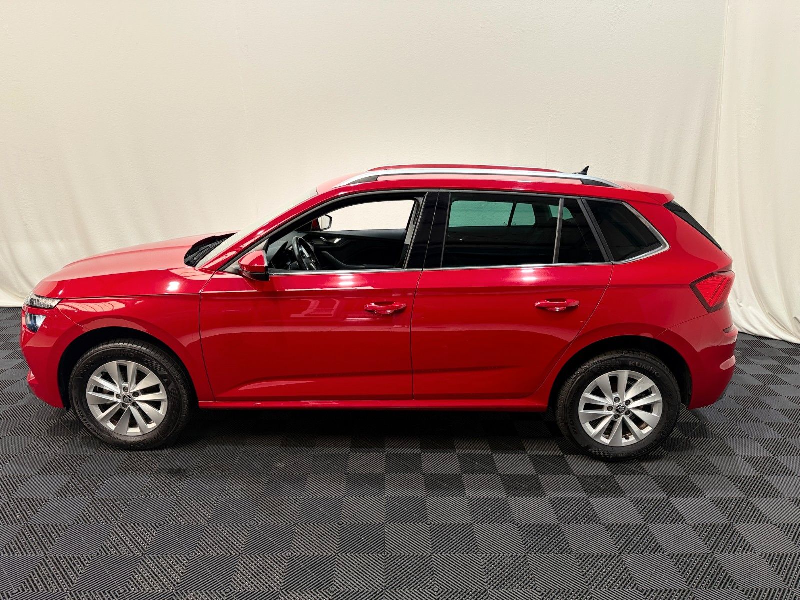 Fahrzeugabbildung SKODA Kamiq Ambition 1.0TSI / Android-Apple CarPlay