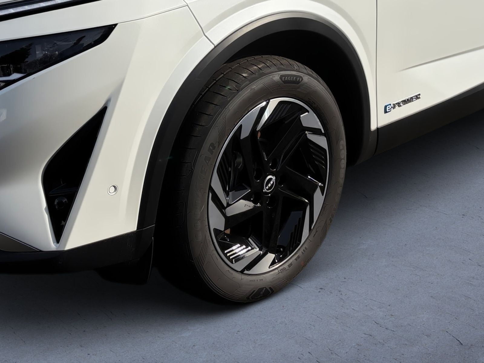 Fahrzeugabbildung Nissan Qashqai 1.5 VC-T N-Connecta e-Power*Navi*SHZ*360