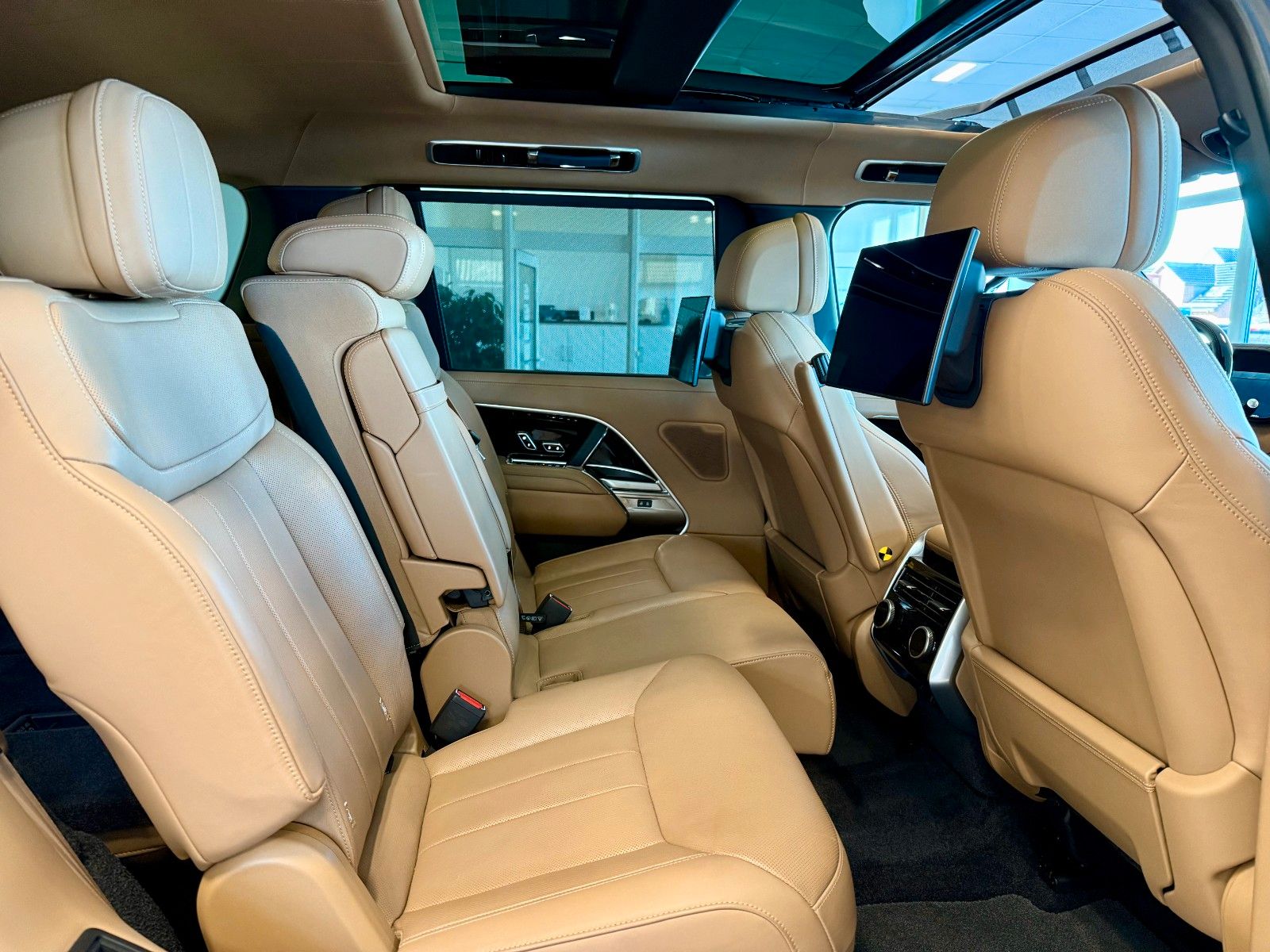 Fahrzeugabbildung Land Rover Range Rover LWB P530 Autobiography 7-Sitzer/23"
