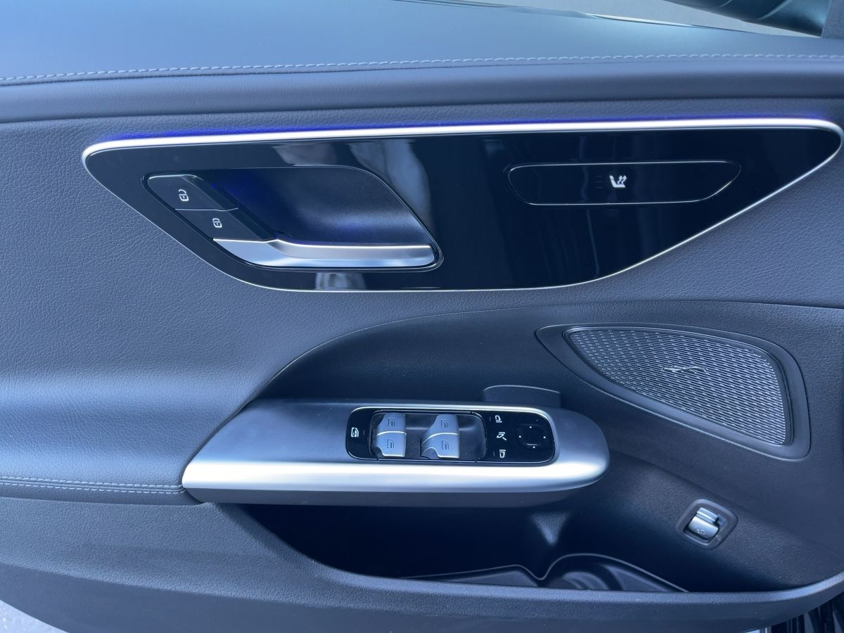 Fahrzeugabbildung Mercedes-Benz C 220 d T-Modell AMG/Night/AHK/Kamera/MBUX