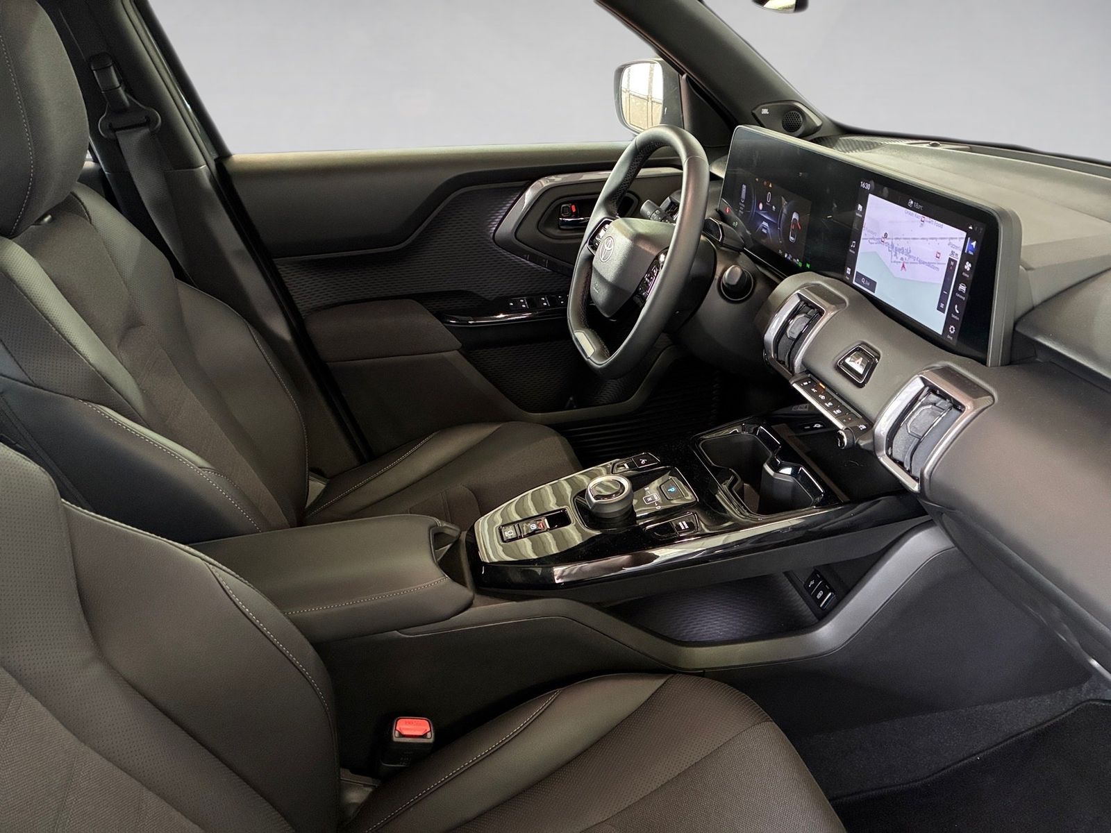 Fahrzeugabbildung Toyota Urban Cruiser Lounge 360,Kamera,LED,Matrix, Pano