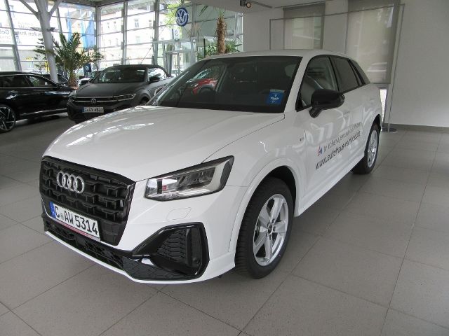 Q2 S-Line 35 TFSI NAV KAM KLI SHZ LED