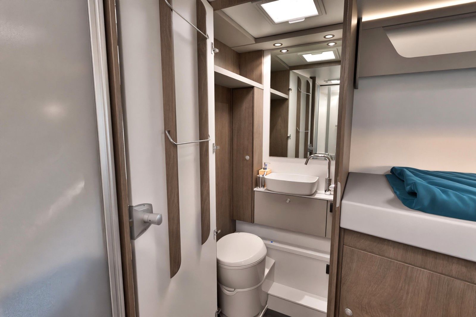 Fahrzeugabbildung Carado T-447 pro+   Sie sparen: 7.536€