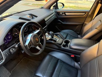 Porsche Cayenne - 8