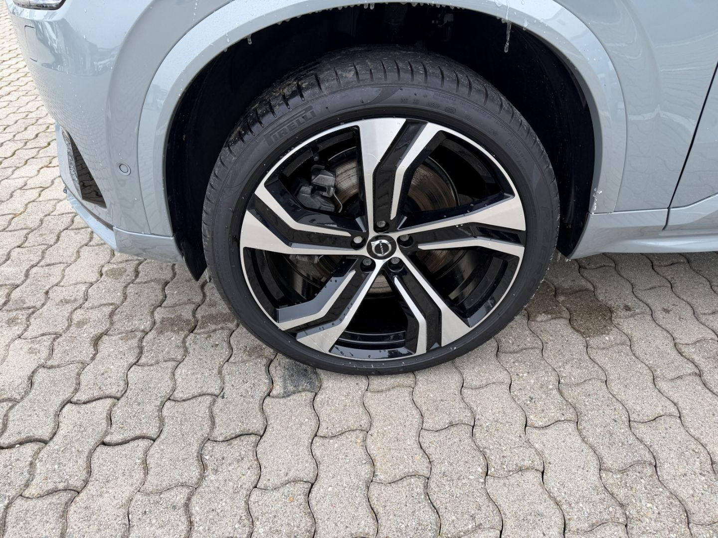 Volvo XC90 Ultra Dark Recharge Plug-In Hybrid AWD 7-Si imagem 2