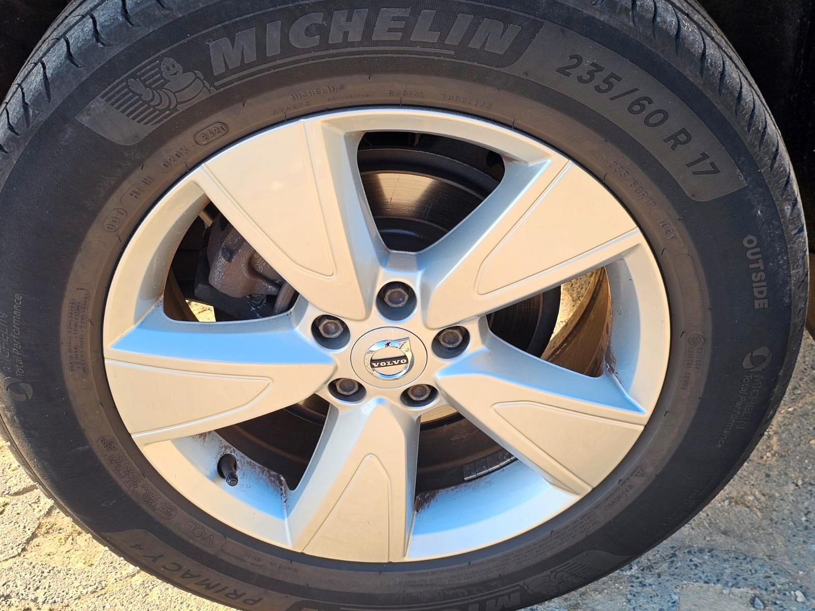 Volvo XC40 D3 Momentum Geartronic AHK.
