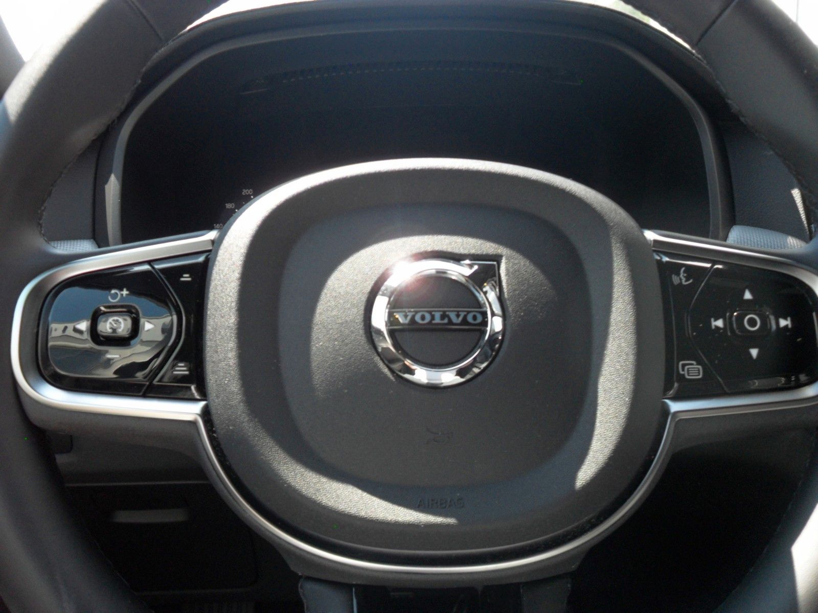 Fahrzeugabbildung Volvo V90 B4 Cross Country Plus AWD