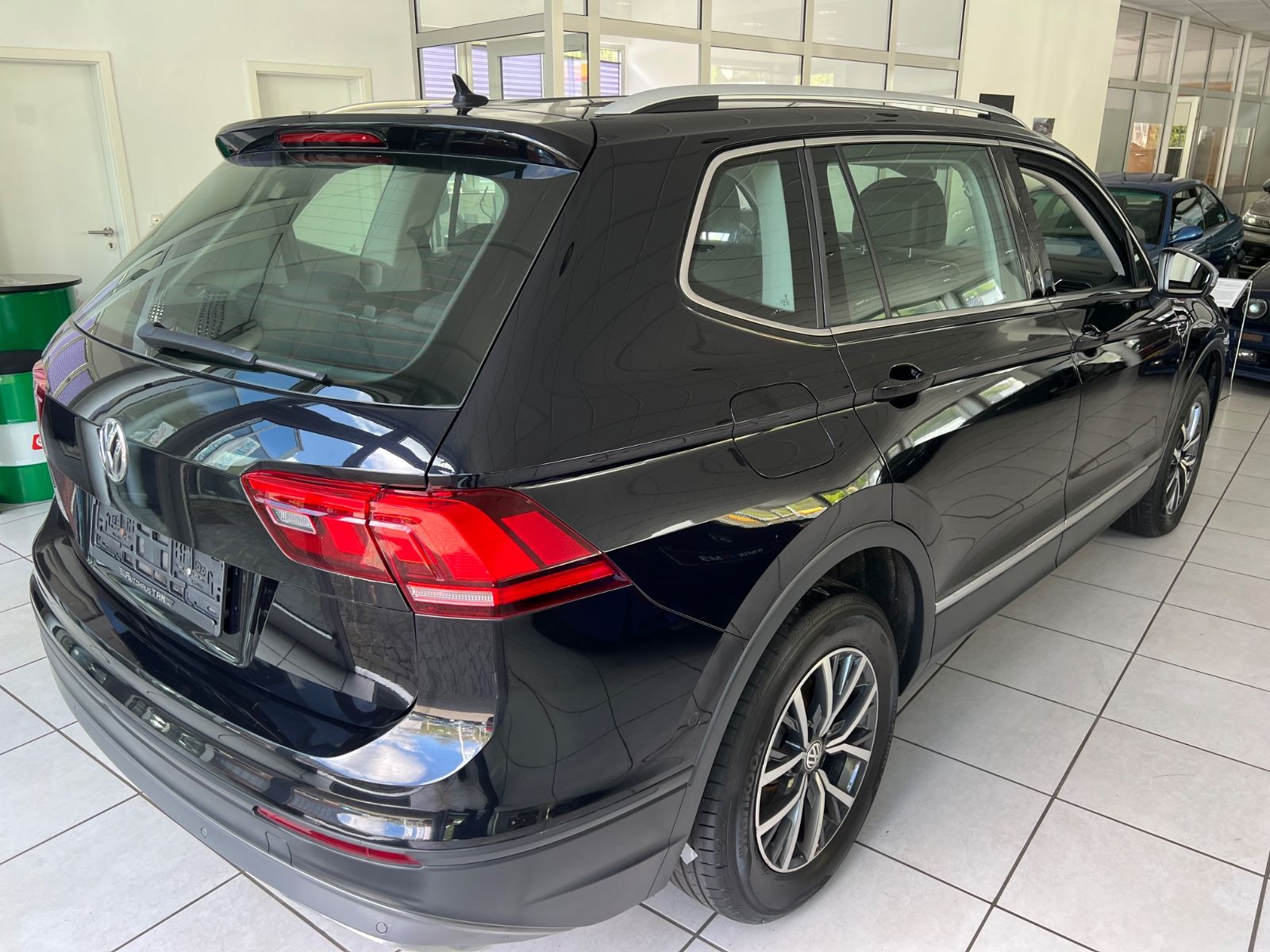 Fahrzeugabbildung Volkswagen Tiguan Allspace 2.0TDI DSG Comfortline 7.SITZER