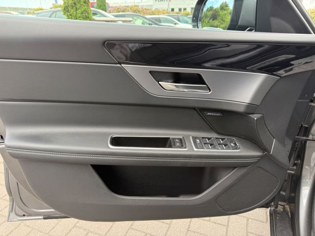 Jaguar XF R-Sport