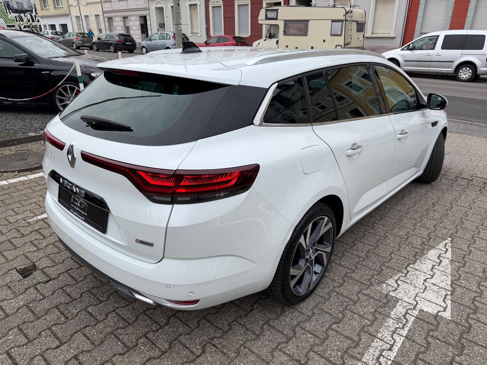 Fahrzeugabbildung Renault Megane IV Grandtour R.S. LINE 1-HD NAVI LED BOSE