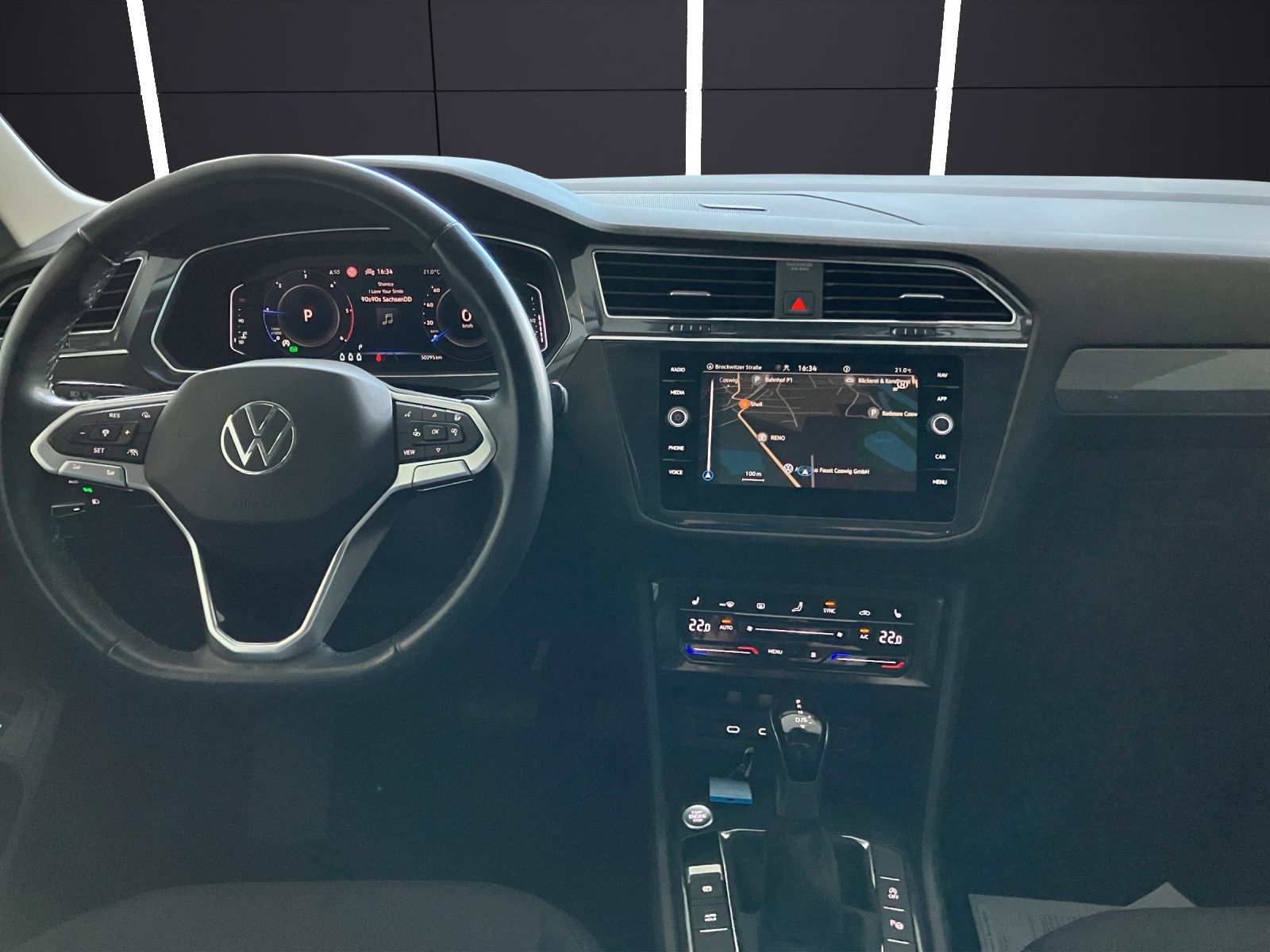 Fahrzeugabbildung Volkswagen Tiguan Allspace Life TDI DSG LED ACC STH HuD SHZ