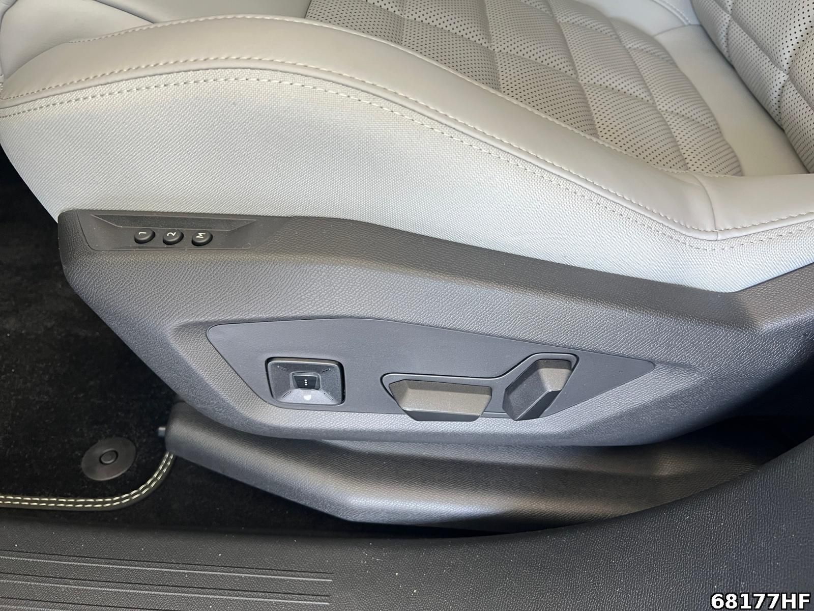Fahrzeugabbildung Citroën C5 Aircross Team D Hybrid