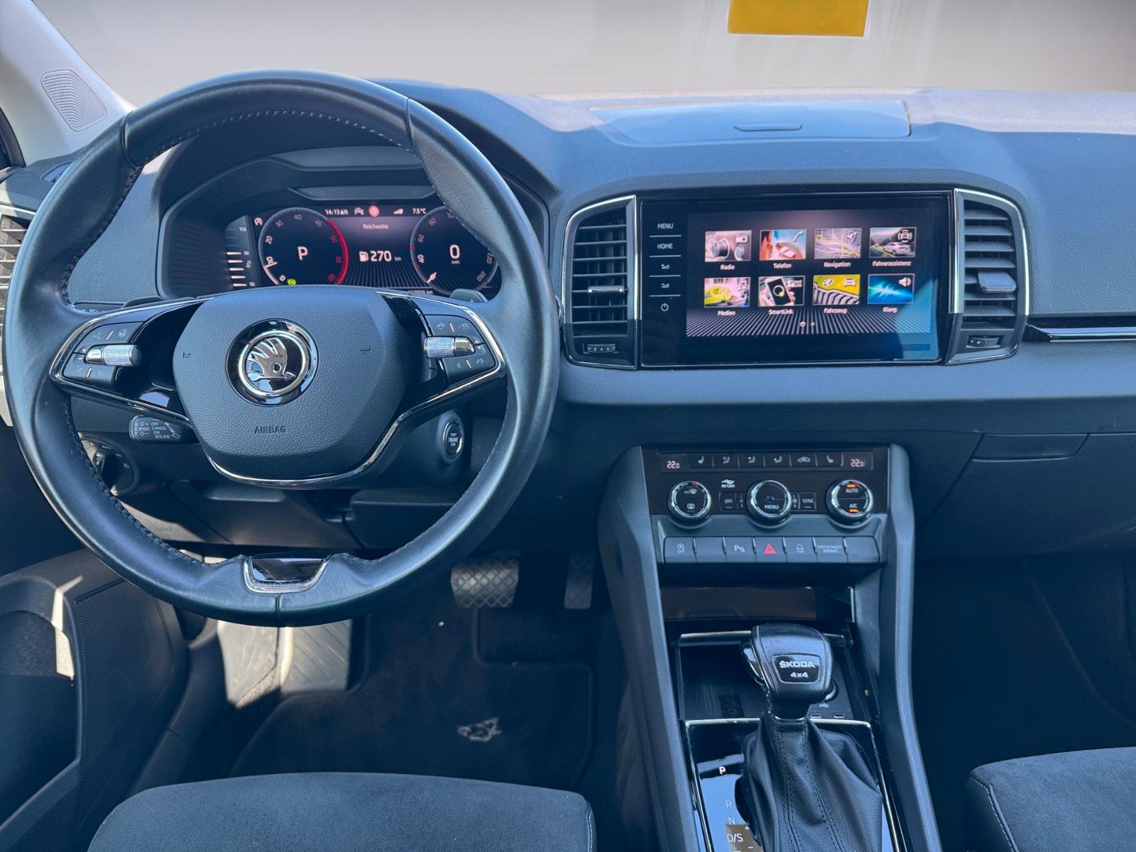 Fahrzeugabbildung SKODA Karoq 2.0l TDI DSG 4x4 STYLE