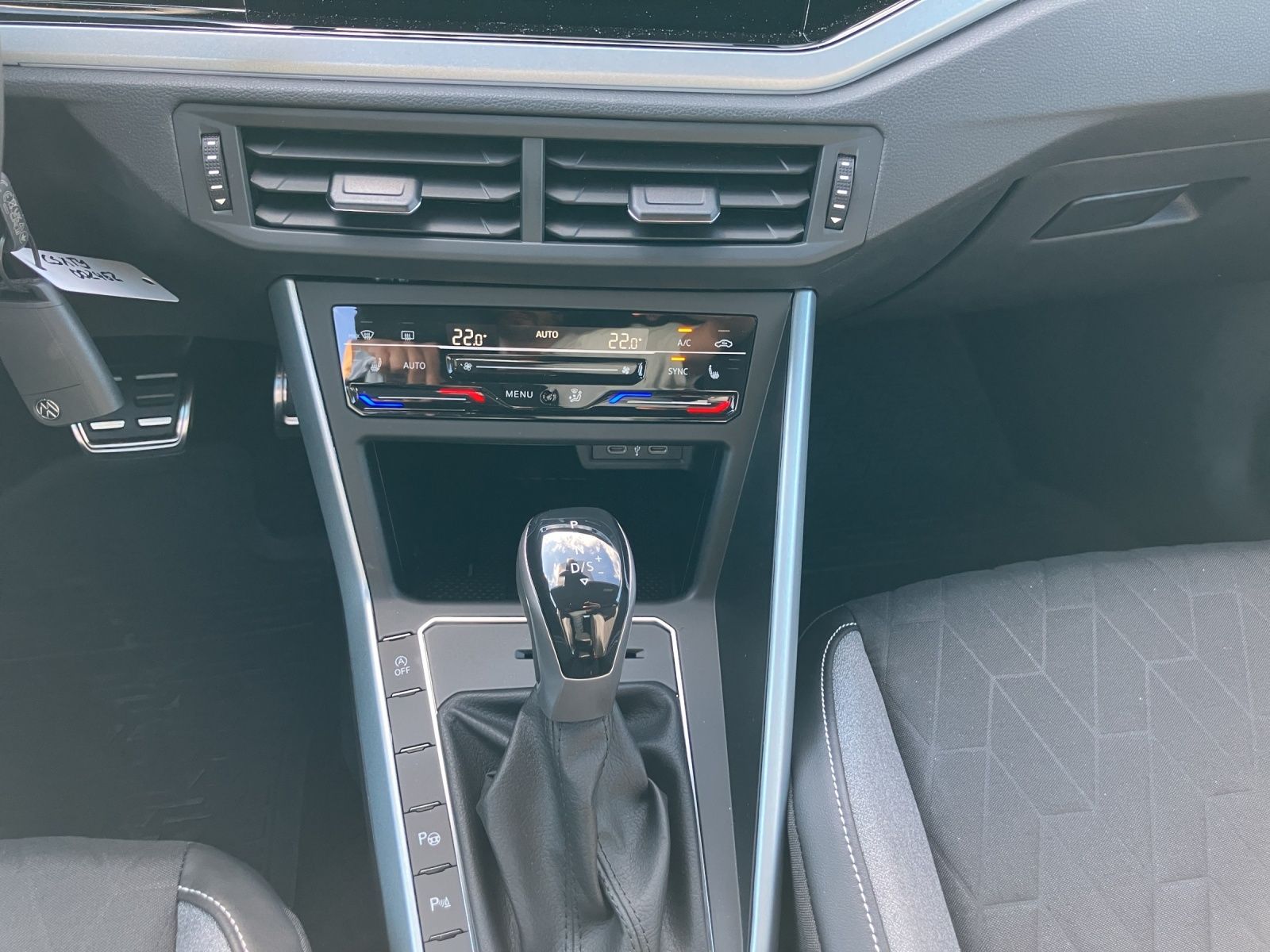 Fahrzeugabbildung Volkswagen Taigo Energy LED DAB ACC