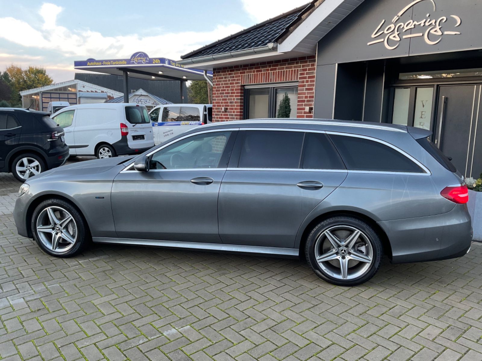 Fahrzeugabbildung Mercedes-Benz E 300 de T Autom,AMG,LED,Distronic,Kamera