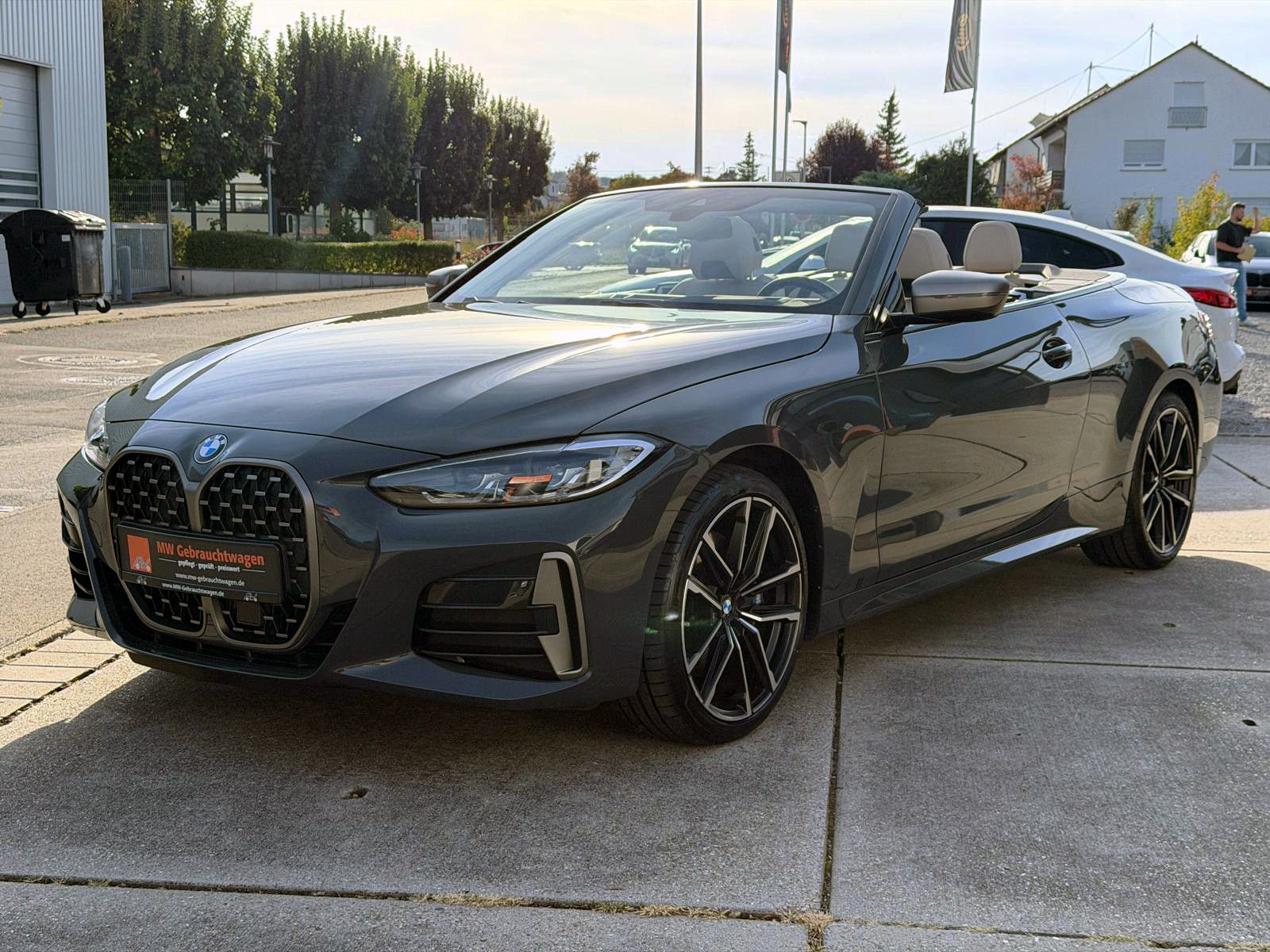Fahrzeugabbildung BMW M440i xDrive Cabrio ACC AHK LED CarPlay KAM H&K