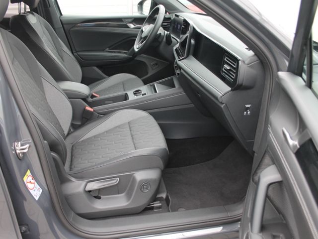 Volkswagen Tiguan 1.5 eTSI DSG Goal MATRIX AHK AREA NAVI TR foto 17