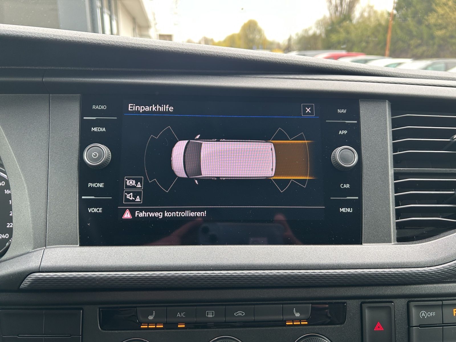 Fahrzeugabbildung Volkswagen T6 Caravelle T6.1 Comfortline DSG LED NAVI