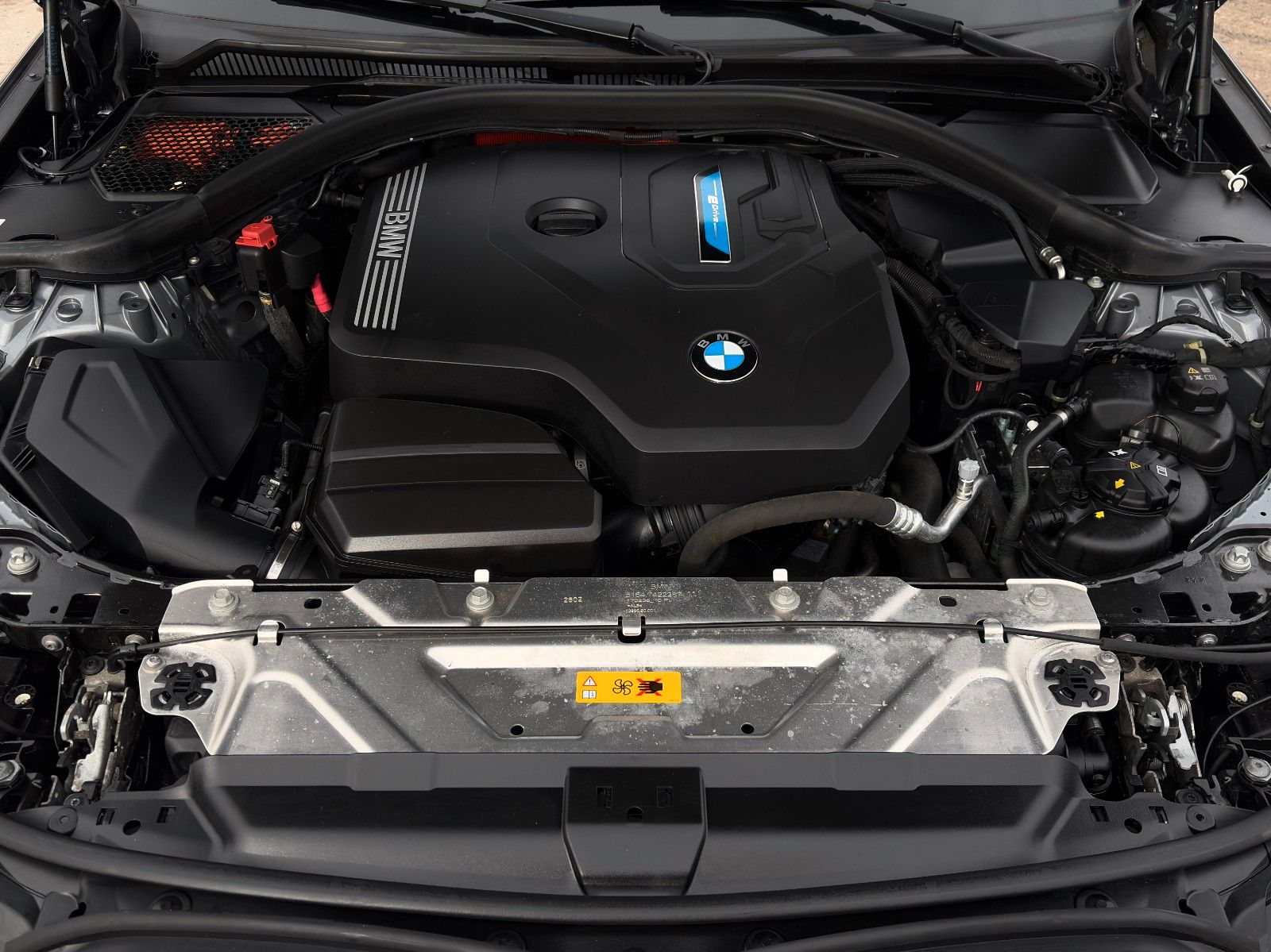 Fahrzeugabbildung BMW 330e Touring ACC HuD HiFi CAM 3Z-Klima CarPlay