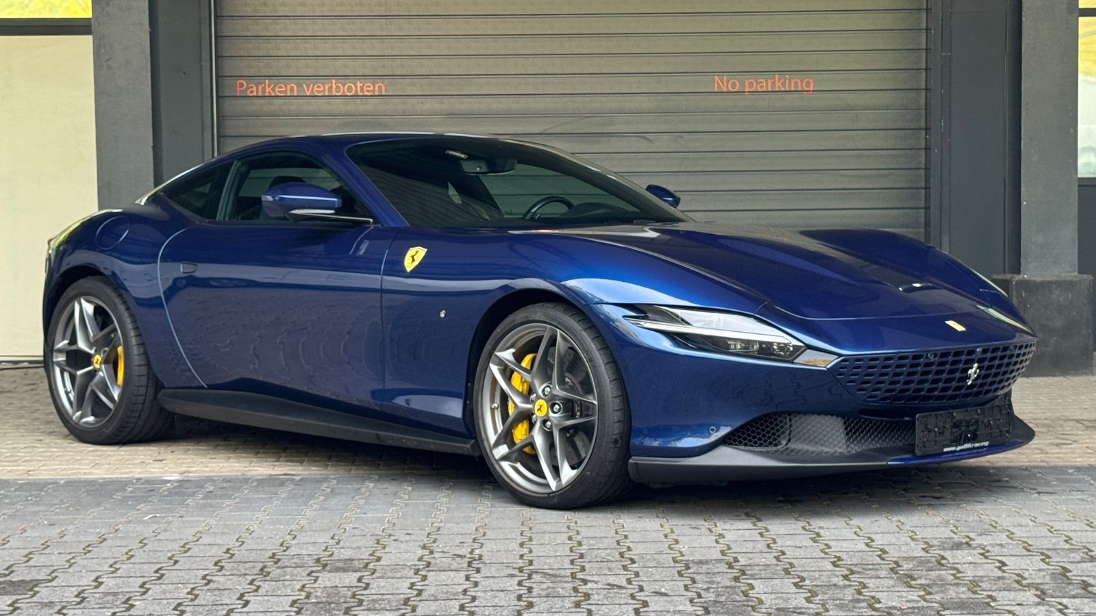 FERRARI Roma