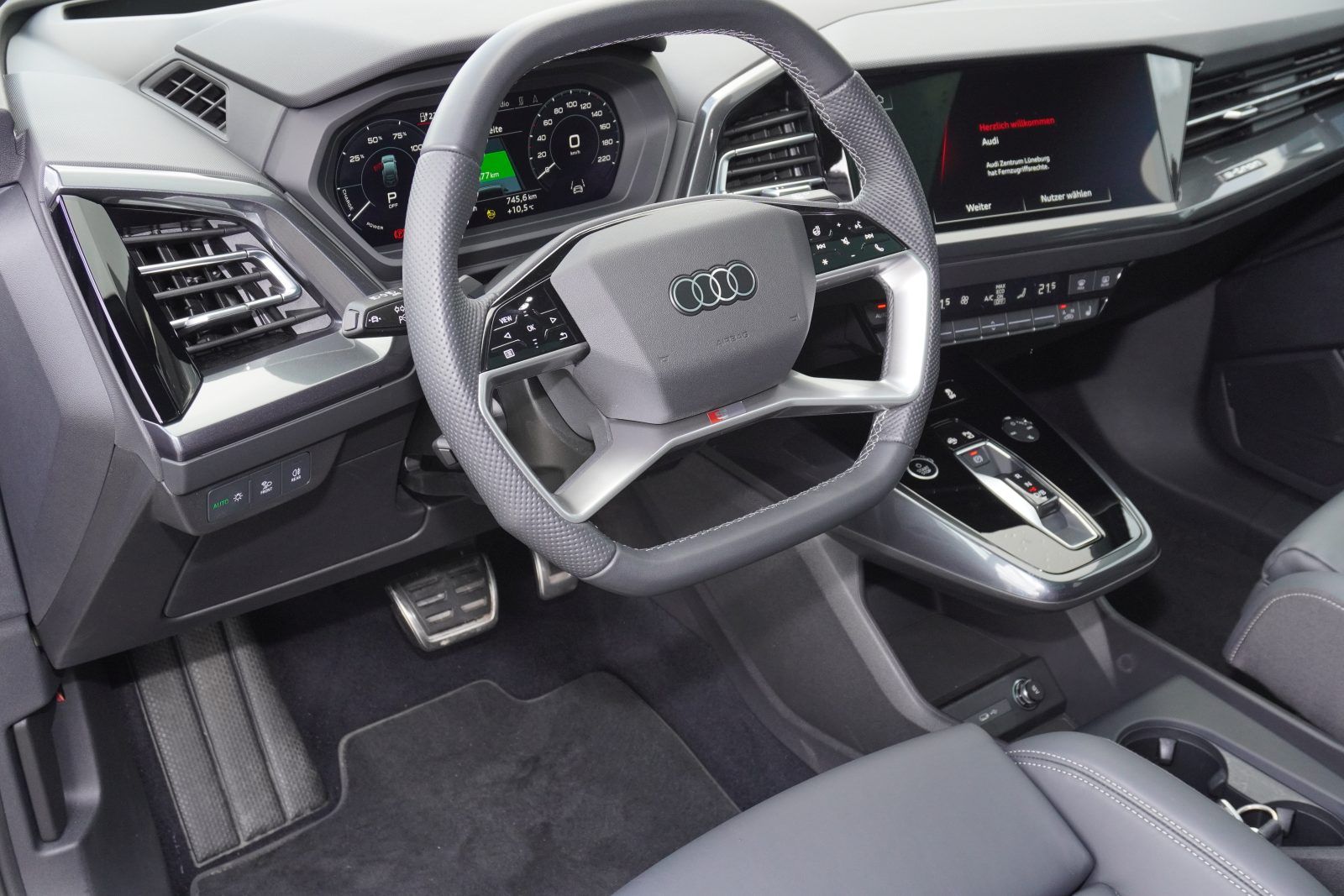 Fahrzeugabbildung Audi Q4 Sportback e-tron 50 quattro Navi Leder