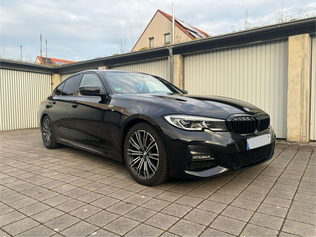 Image of BMW 320