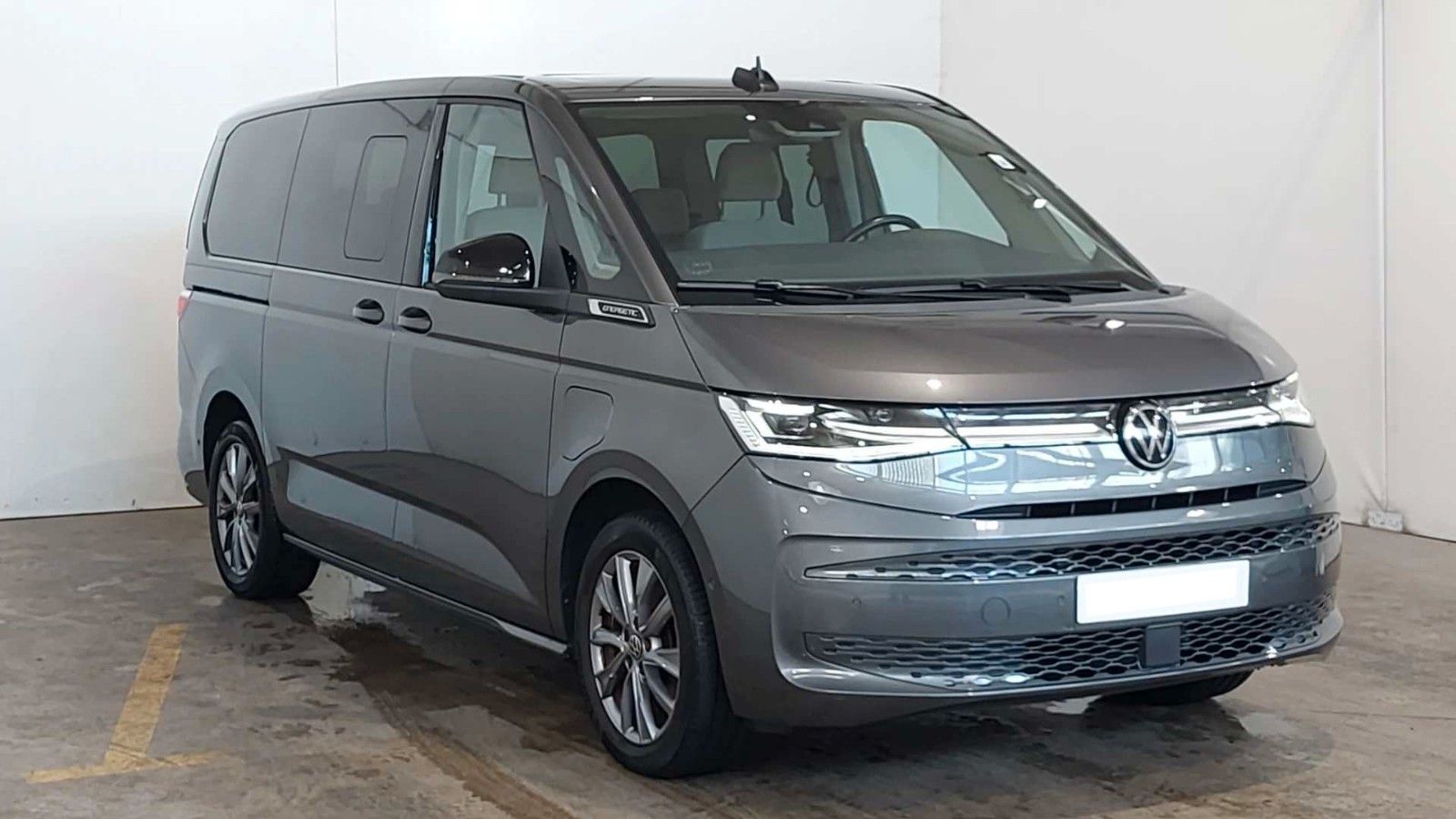 Volkswagen T7 Multivan eHybrid LANG Energetic PANO IQ ACC