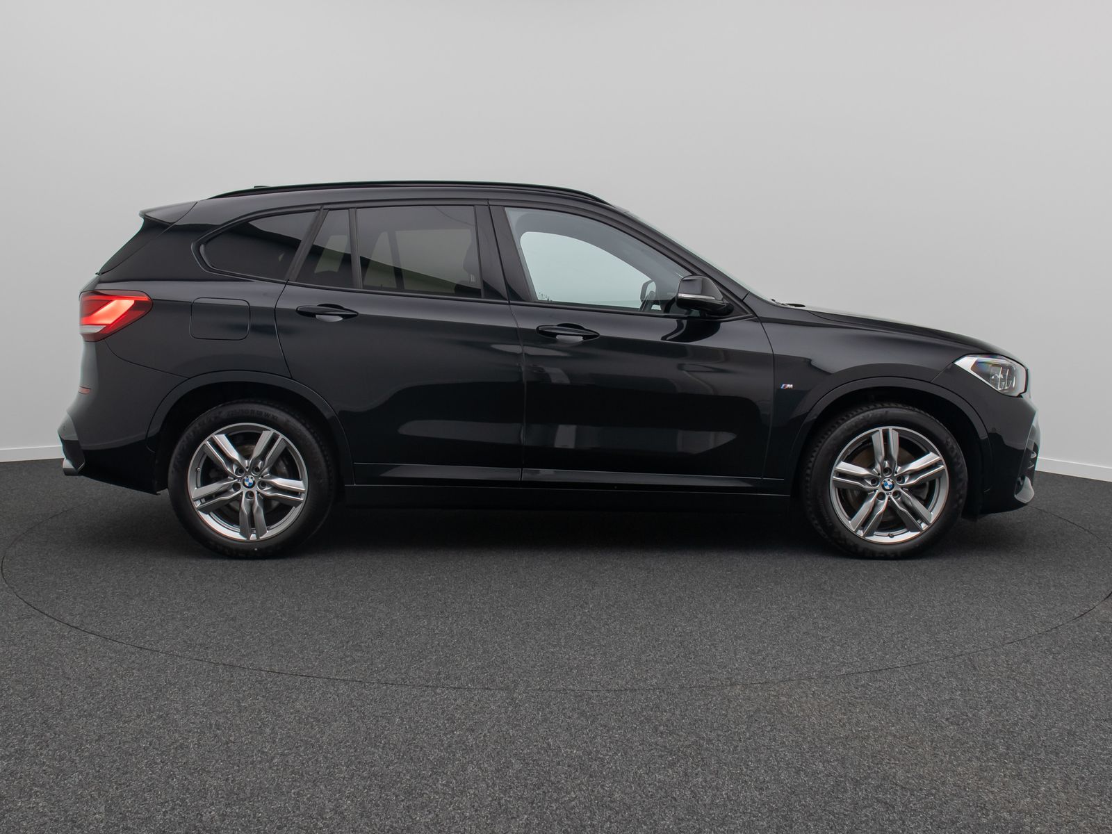 Fahrzeugabbildung BMW X1 xD20d M Sport Parkassist Lenkrhz HUD DAB HiFi