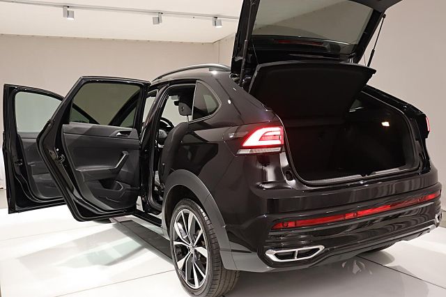 Taigo R-Line 1.5l TSI 150PS DSG IQ.LIGHT AHK NAV