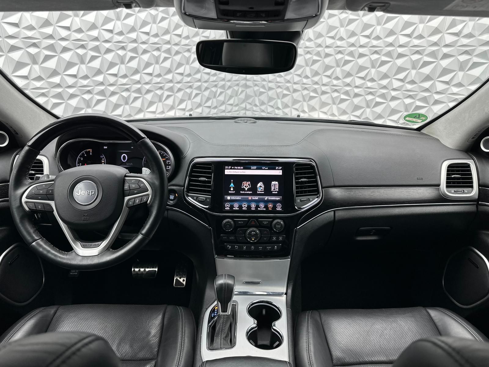 Fahrzeugabbildung Jeep 3.0 CRD SUMMIT/ACC/AHK/H&K/PANO/LUFT/RCAM/QUADRA