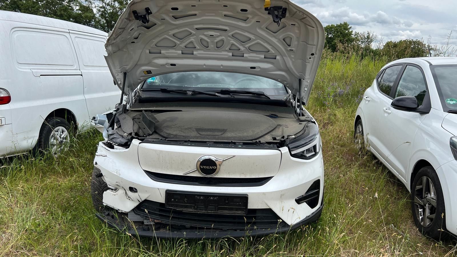 Fahrzeugabbildung Volvo C40 Plus Recharge Pure Electric 2WD
