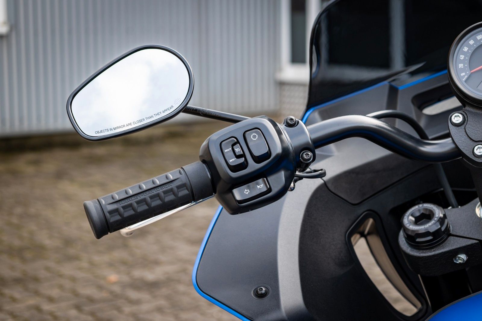 Fahrzeugabbildung Harley-Davidson FXLRST LOW RIDER ST 117 MY26