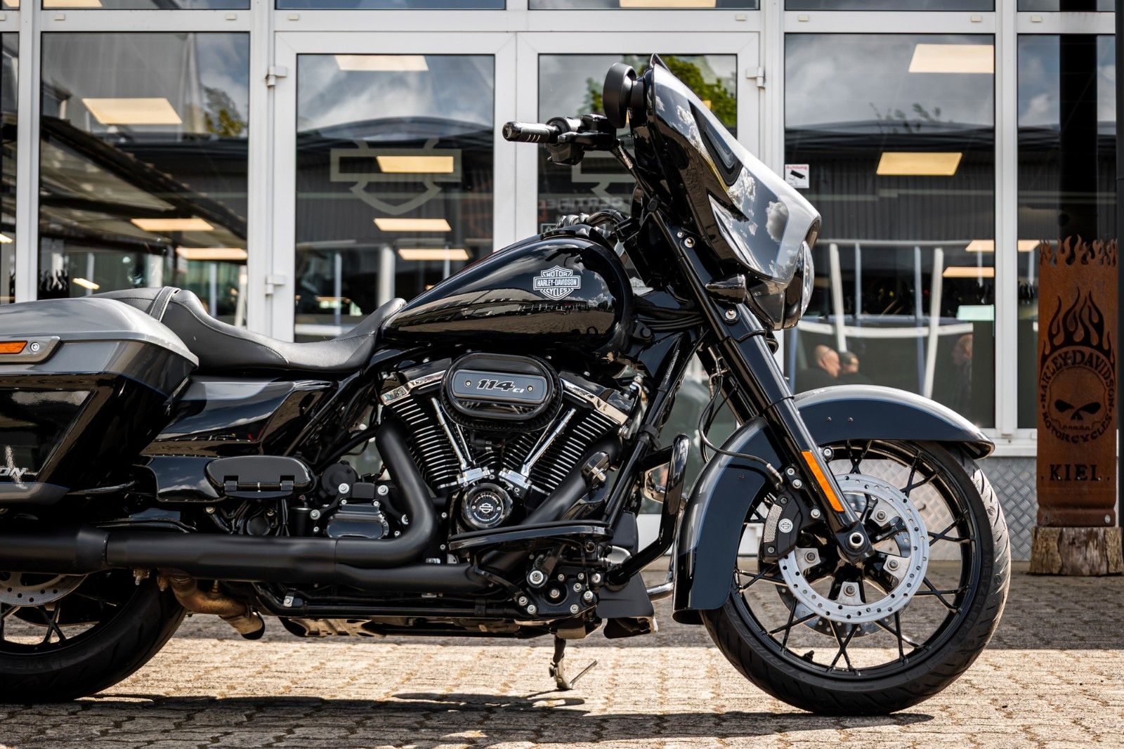 Fahrzeugabbildung Harley-Davidson Street Glide Special FLHXS