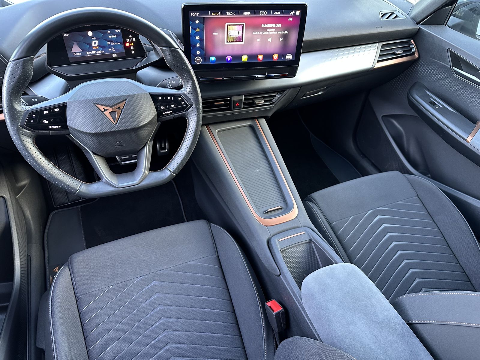 Fahrzeugabbildung CUPRA Born NAV+LED+V-COCKPIT+1HD+18ZOLL+PP+TEMPOMAT