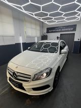 Mercedes-Benz A 180 AMG-LINE AUTOMATIK XENON HARMAN/KARDON - Mercedes-Benz A 180: Kleinwagen